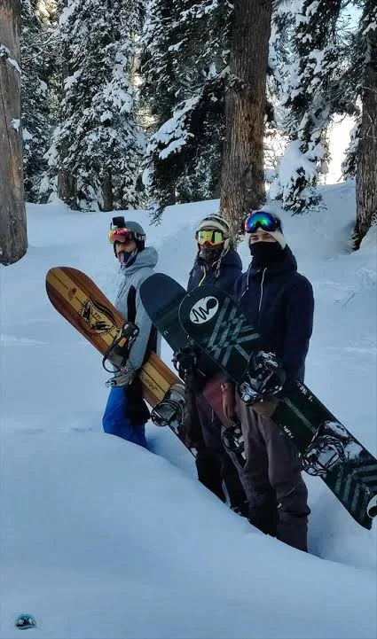 Snowboarding icon