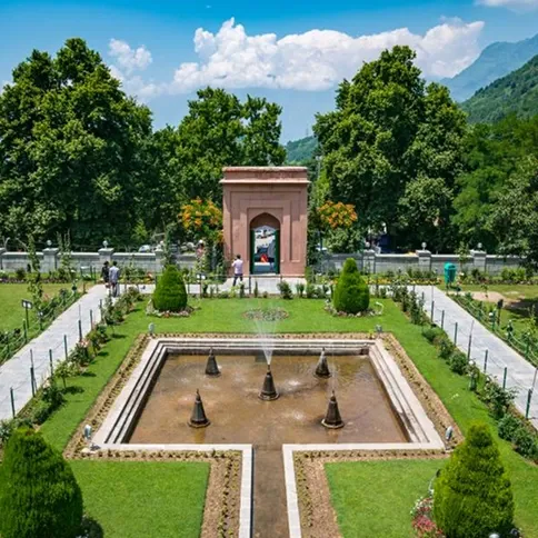 Explore Mughal Gardens - Shalimar Bagh, Nishat Bagh & Chashme Shahi