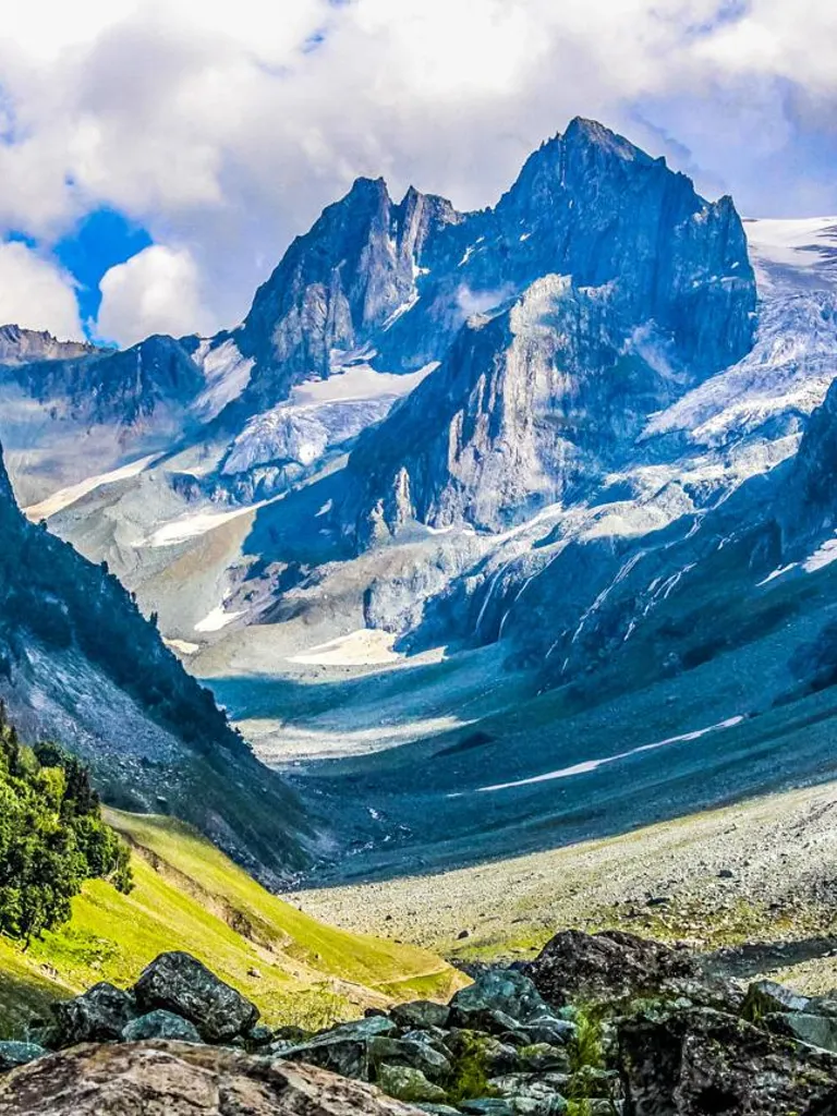 Thajiwas Glacier
