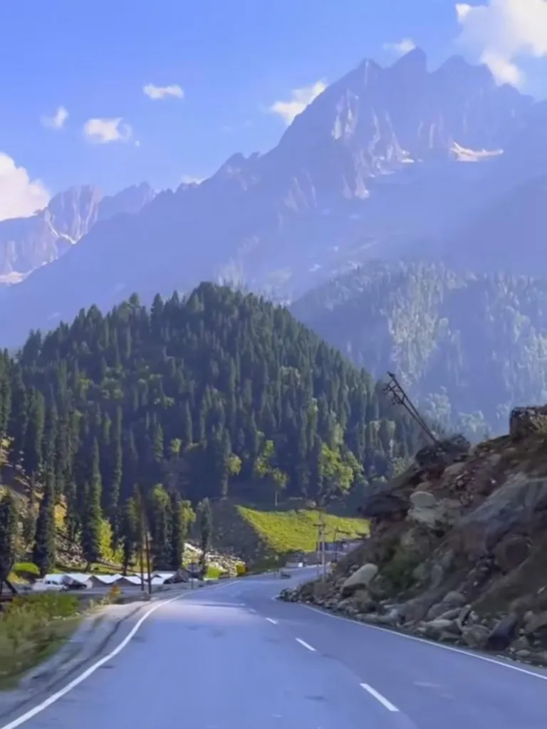  Ladakh Road Scenic Drive
