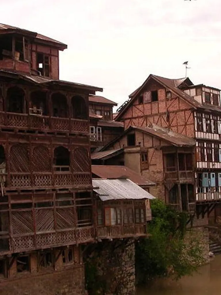 Exploring Old City Srinagar