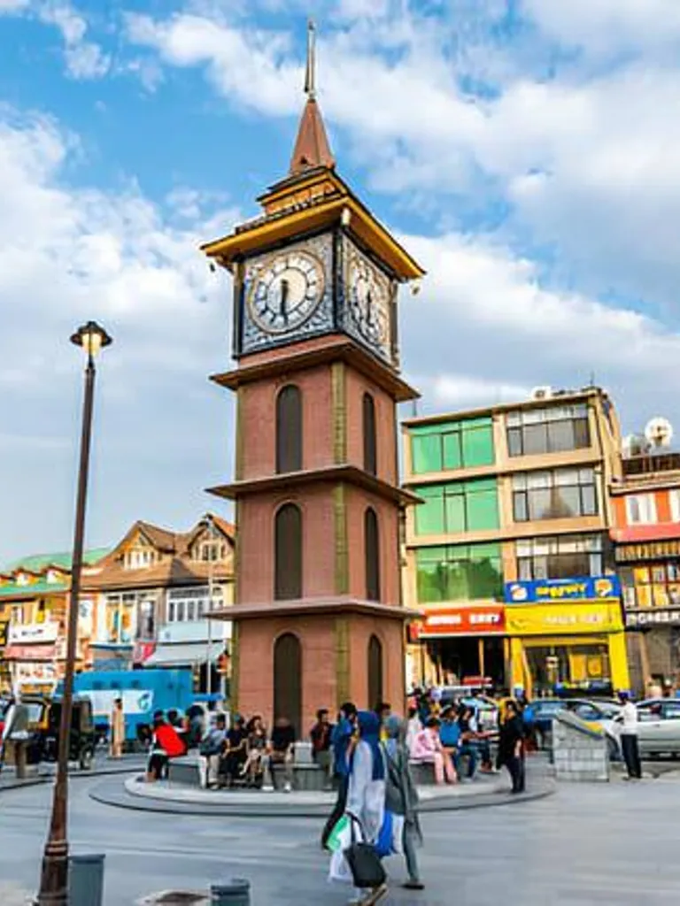 Shopping at Lal Chowk