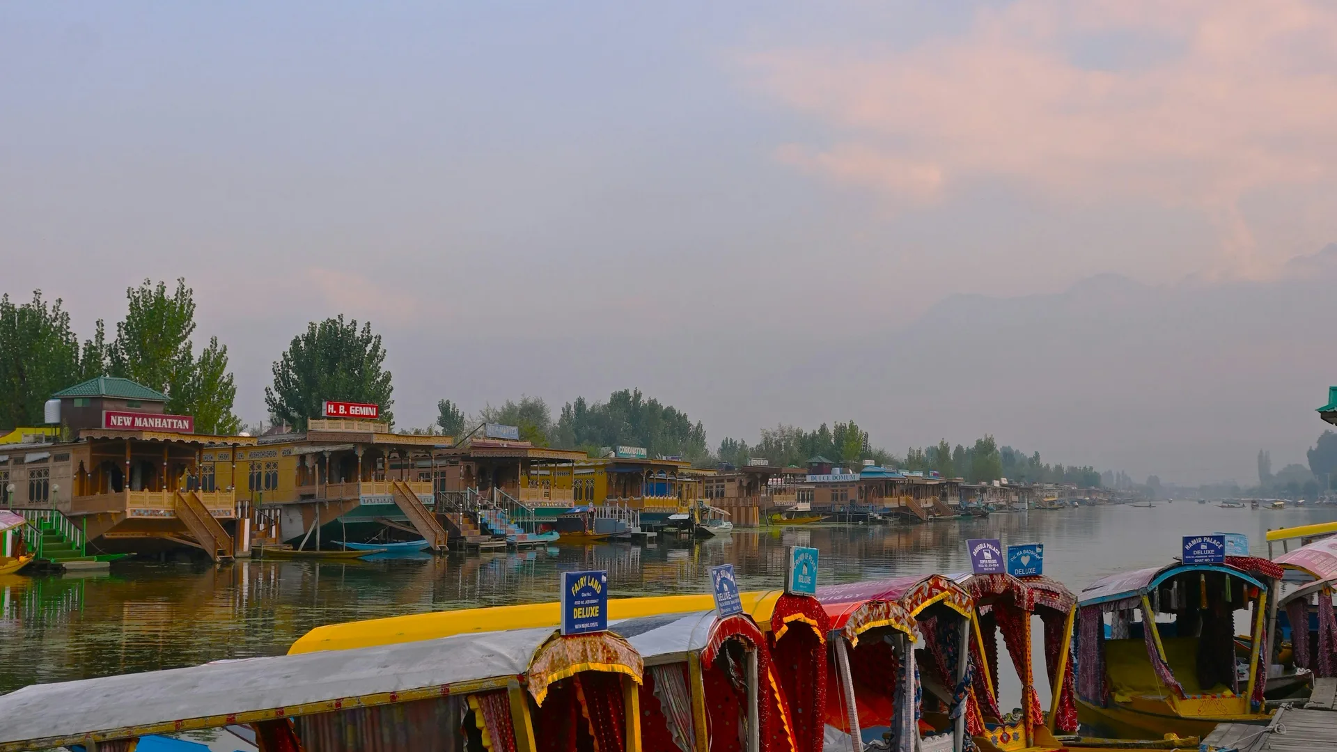 A Complete Guide to Visiting Dal Lake—The Crown Jewel of Kashmir