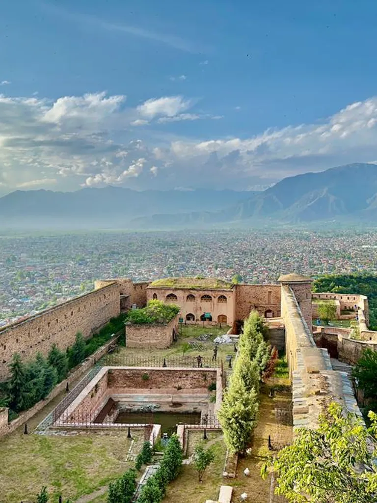 Hari Parbat Fort