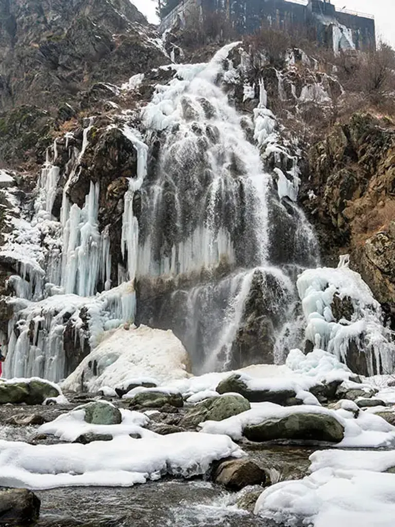 Drung Waterfall