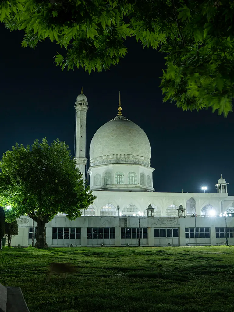 Visit Hazratbal Shrine & Shankoracharya Temple