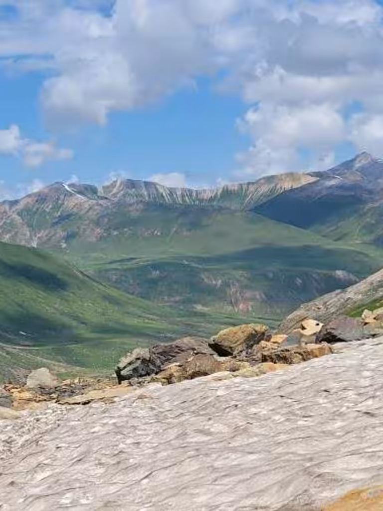  Nichnai Pass