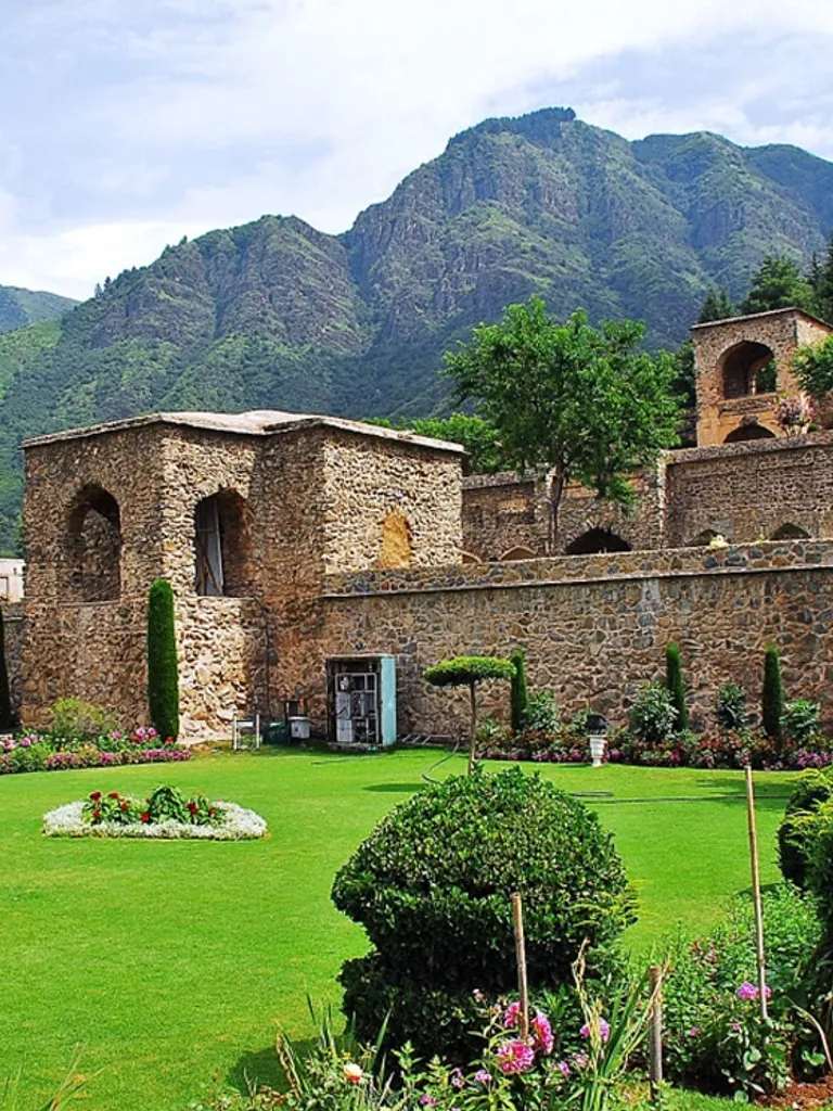 Enjoy views from Pari Mahal